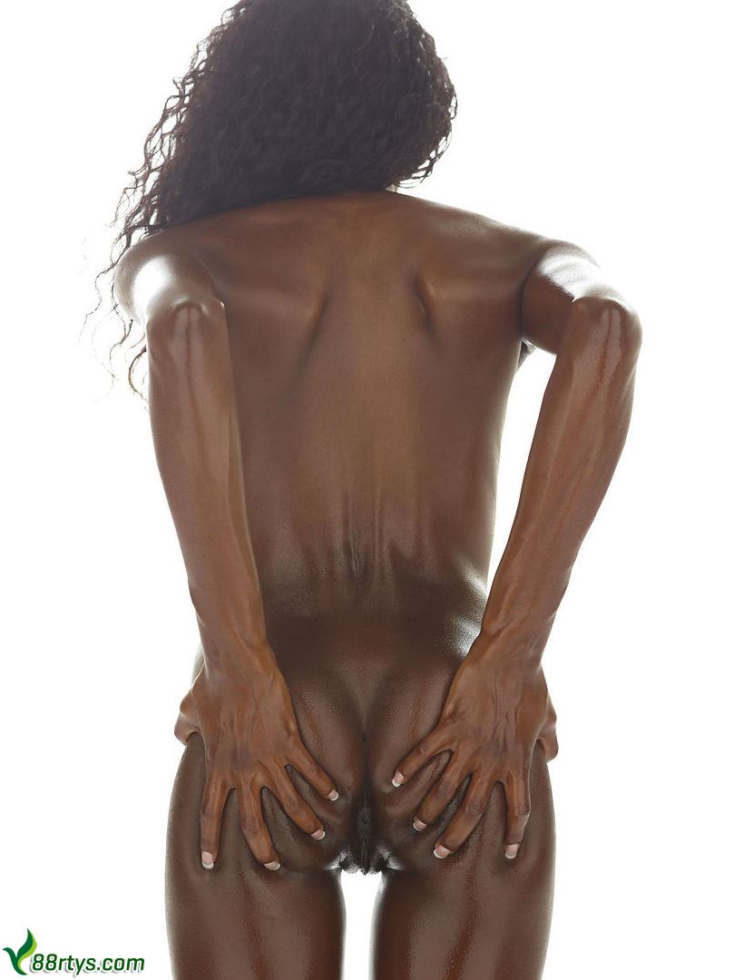 非洲黑美人纤瘦身材