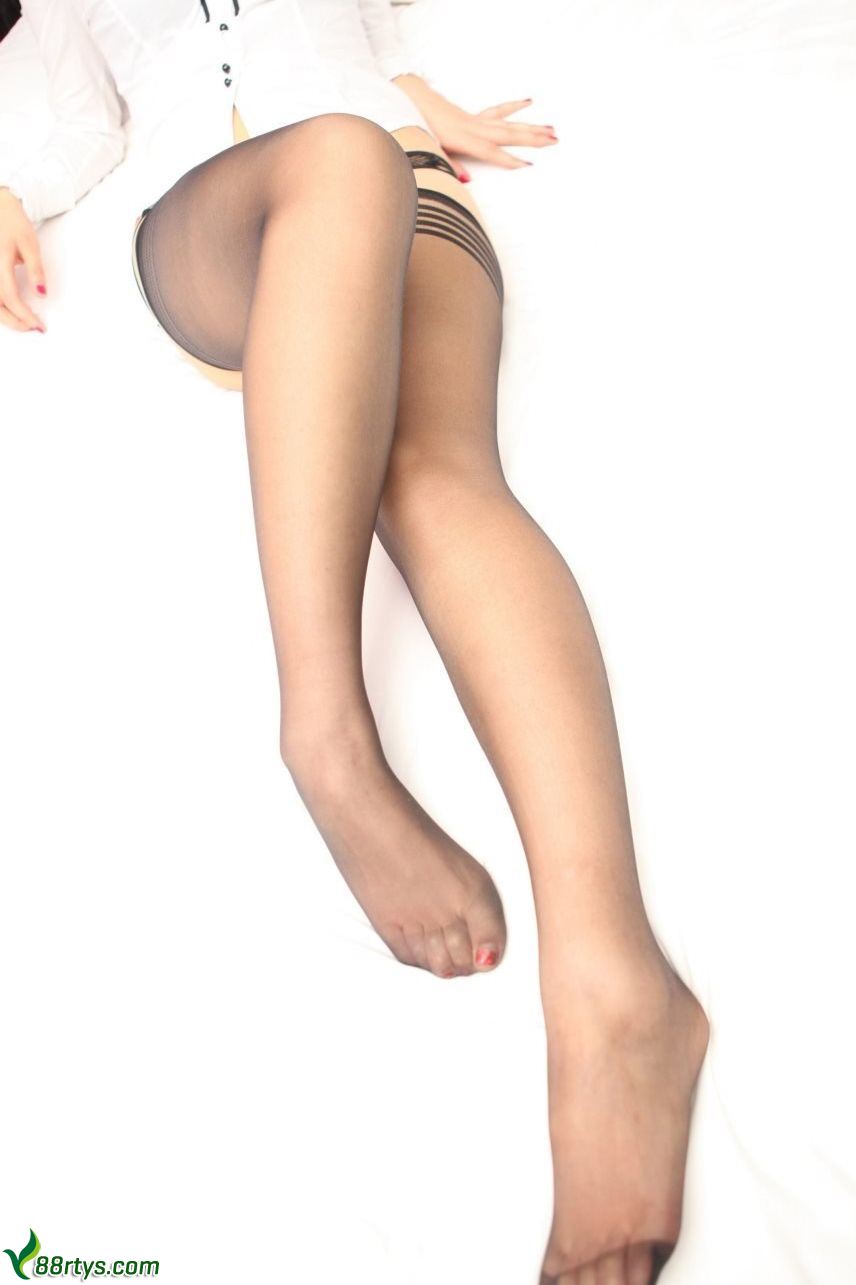美女国模KIM丝袜人体套图