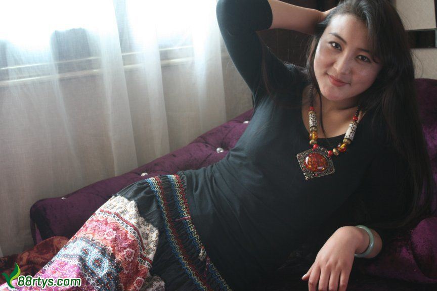 西藏女子酒店私拍经期人体