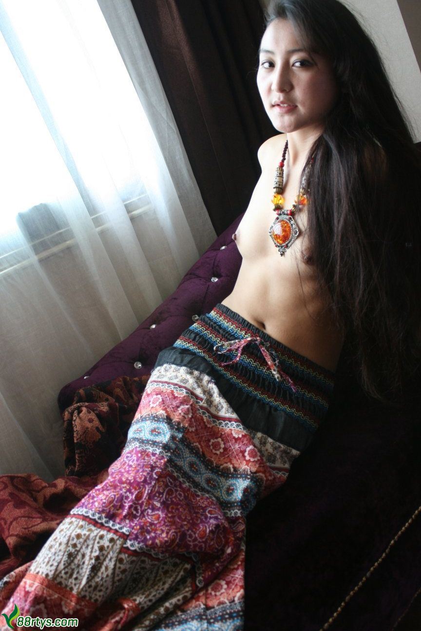 西藏女子酒店私拍经期人体