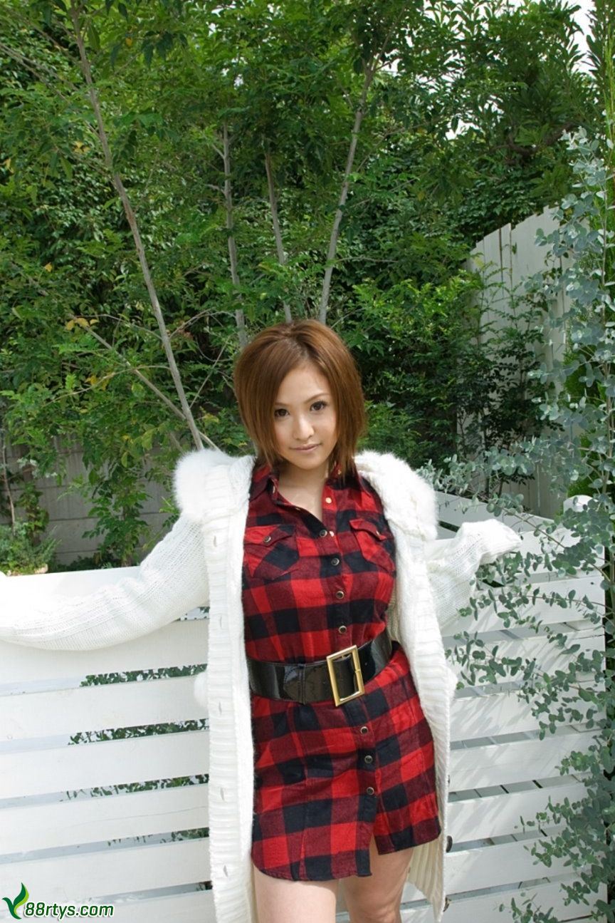 日本丰满大奶女优Yui Aoyama青山由衣