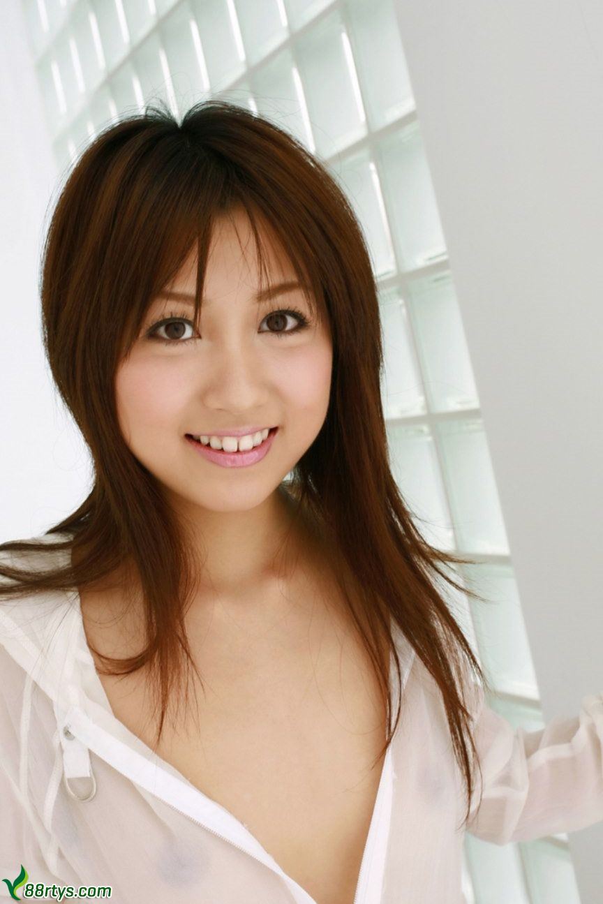 日本裸乳美少女Rika Yuki有希里香