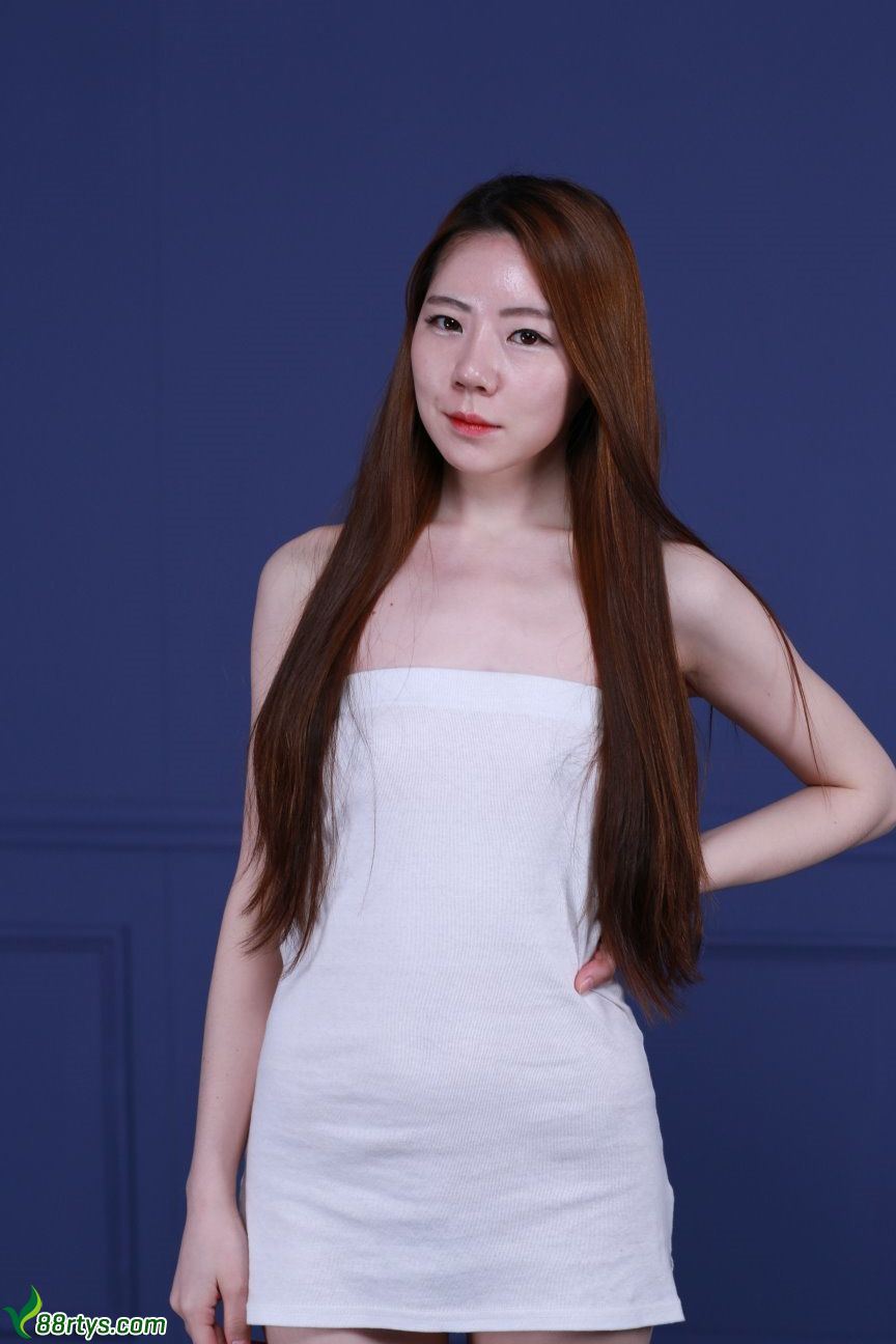 韩模美女雅拉大尺度棚拍人体