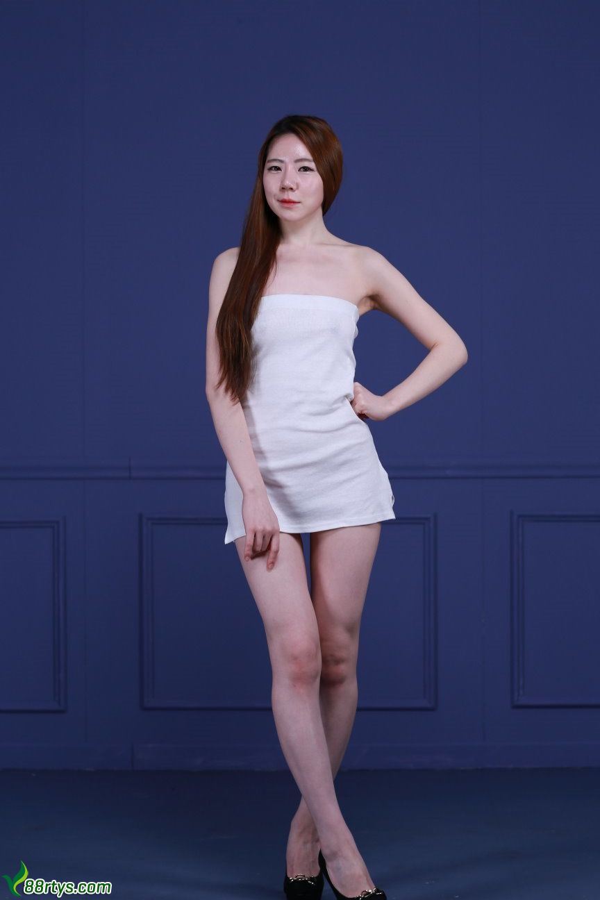 韩模美女雅拉大尺度棚拍人体