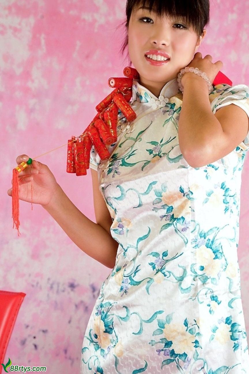 美女国模何丽琪Kiki Ho超大尺度掰穴人体